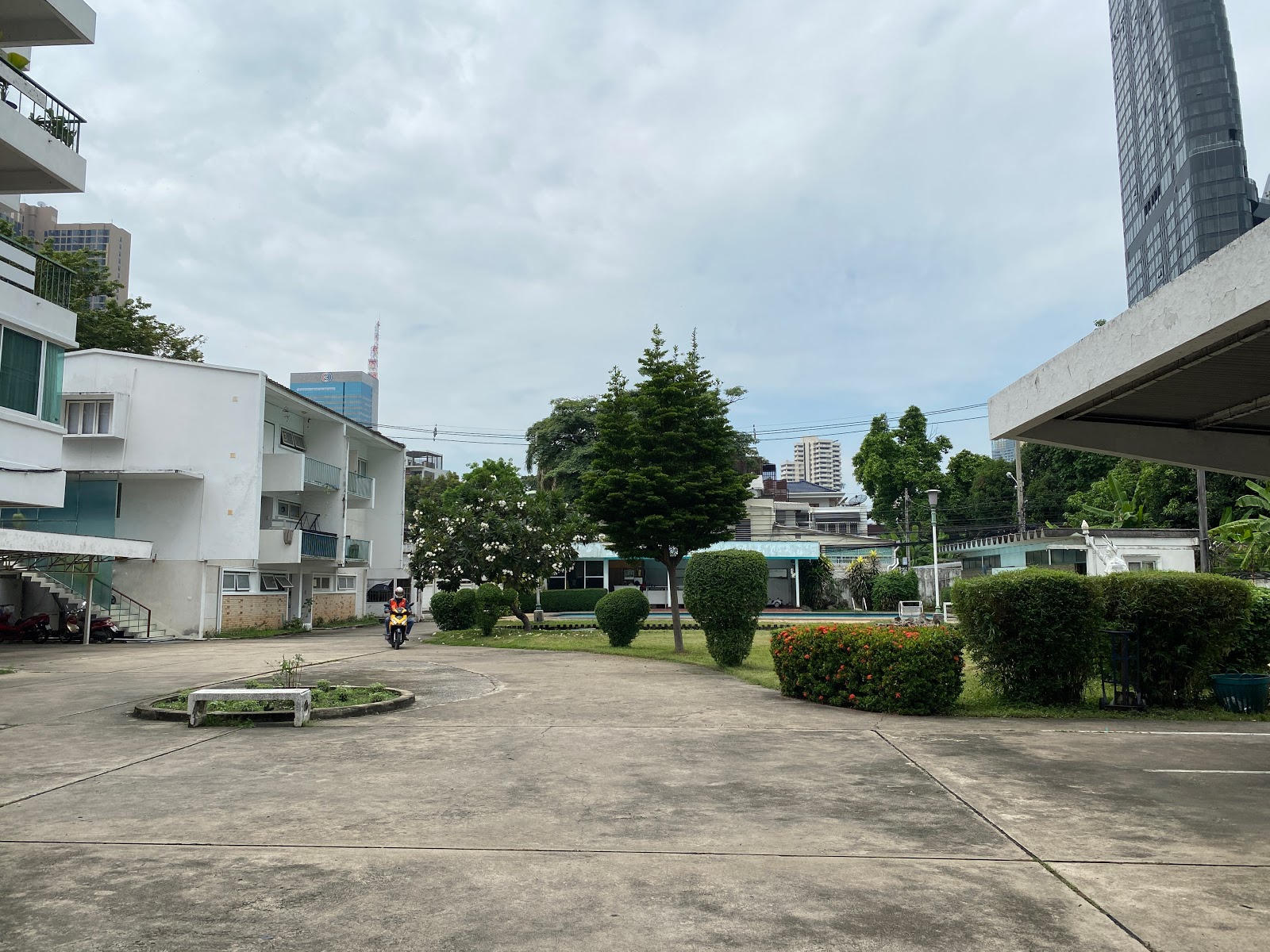 Sunshine Court